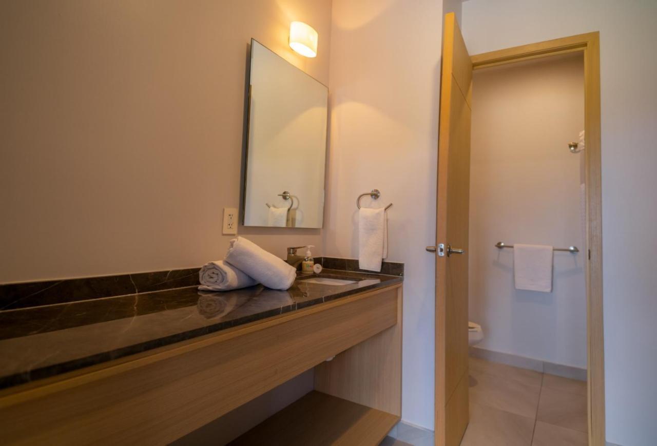 Livup Suites En Zona Iteso Zapopan Luaran gambar