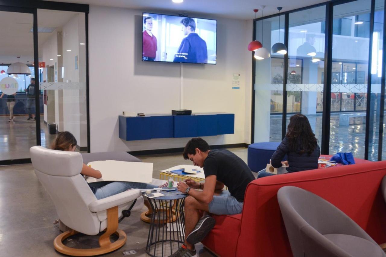 Livup Suites En Zona Iteso Zapopan Luaran gambar
